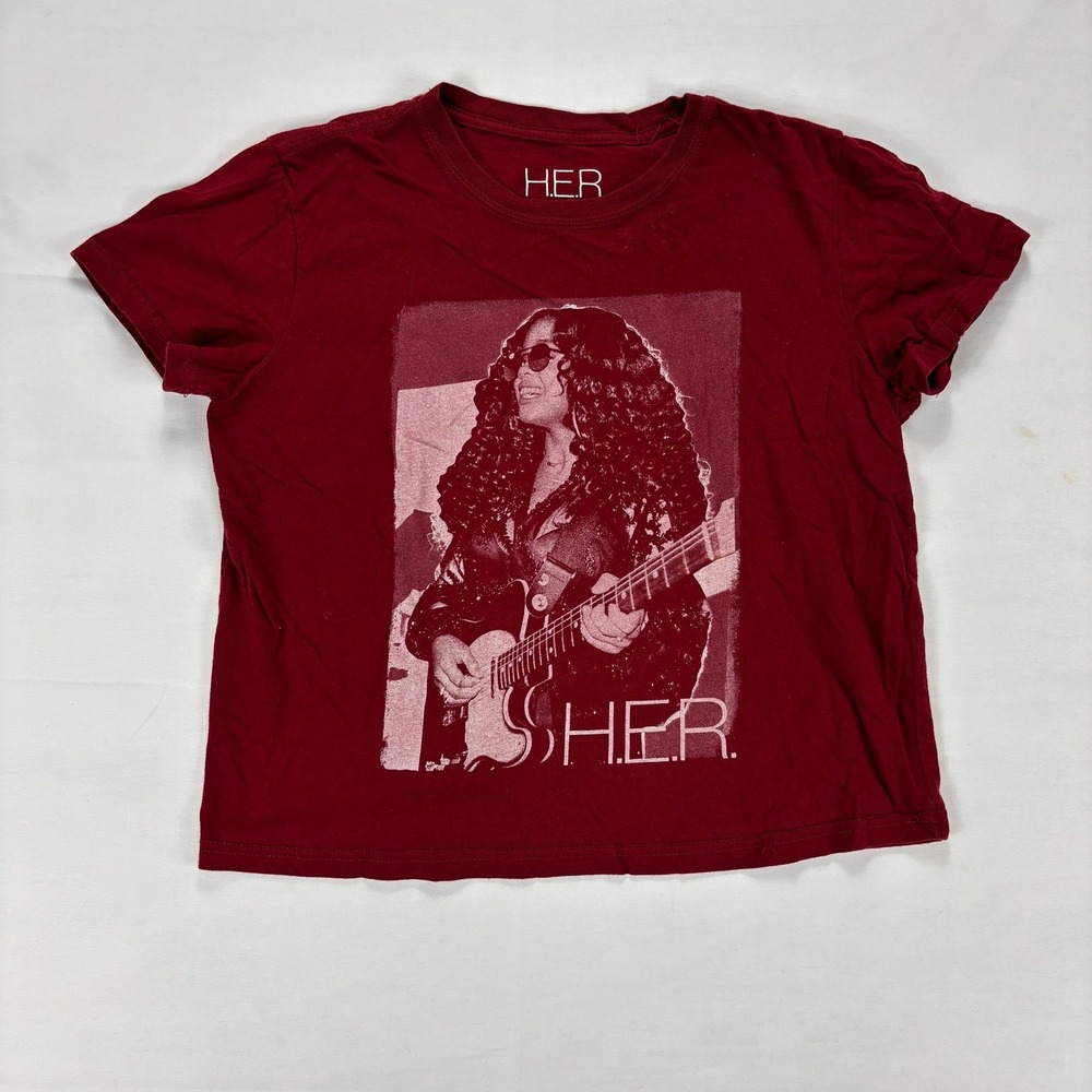H.E.R. Graphic T-Shirt Red Musician Photo Tee Cotton Concert Shirt Youth XL